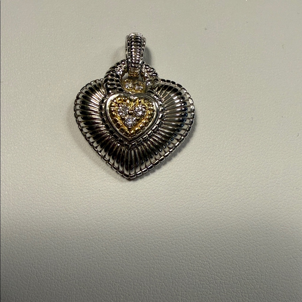 Judith Ripka Jr Two 18k And 925 Diamond Heart Pendant 225$